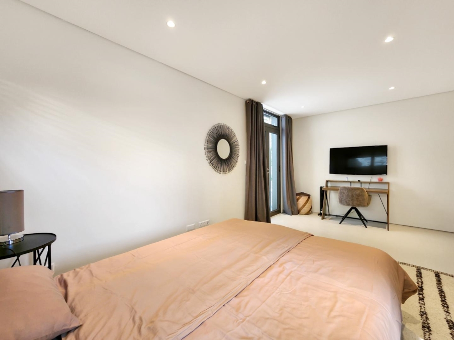 To Let 4 Bedroom Property for Rent in Tamboerskloof Western Cape